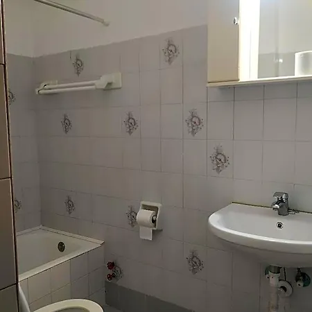 Econa Hotel